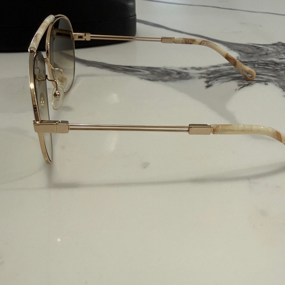 Like new authentic Chloe Gold Aviator Sunglasses - Picture 3 of 8